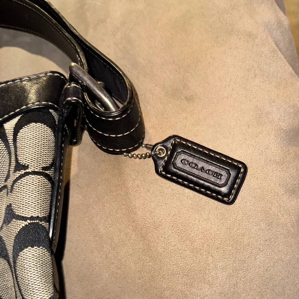 Coach Black Signature Canvas and Leather Shoulder/Crossbody Bag ~ Gently used - Picture 3 of 6